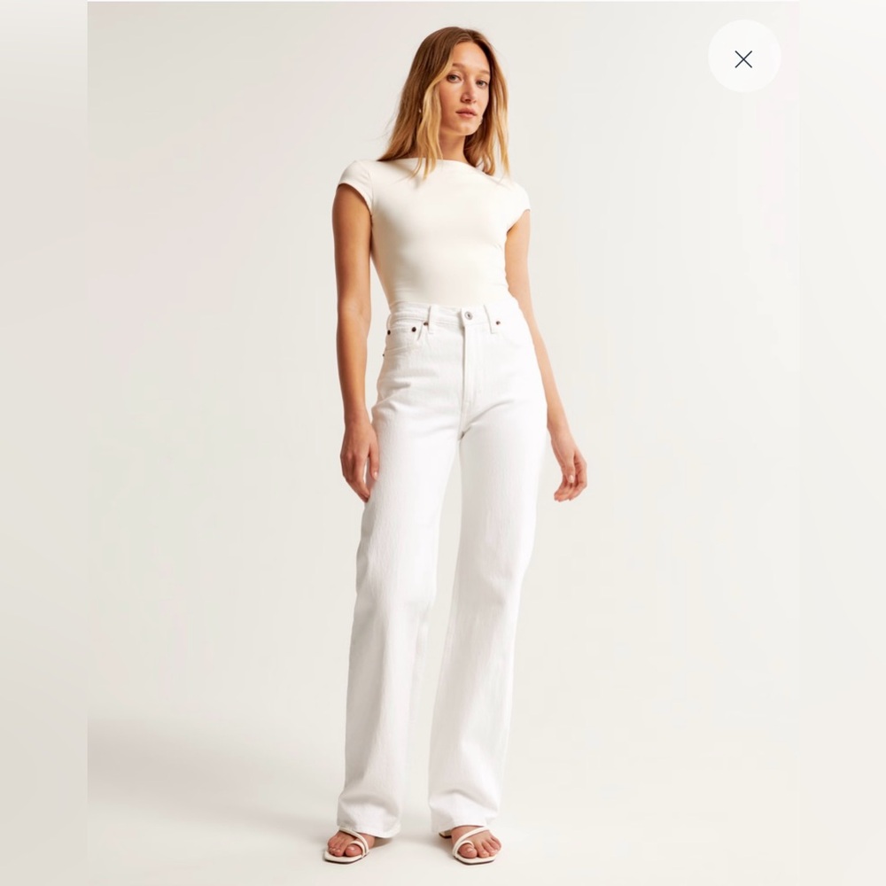 Abercrombie High Rise 90s Relaxed Jean Curve Love